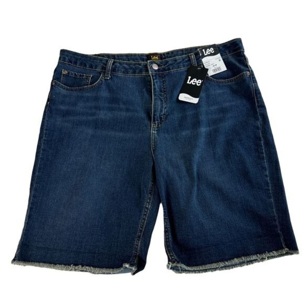 Lee Jean Bermuda‎ Shorts Womens Sz 20 Blue Denim Stretch Raw Hem Mid Rise Casual